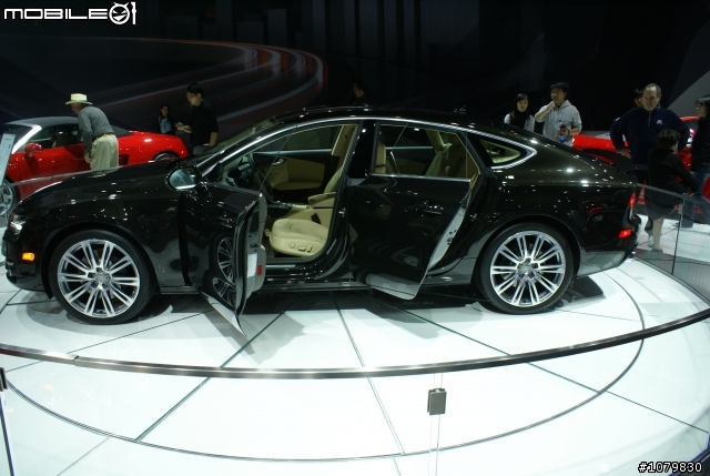 LA auto Show A7