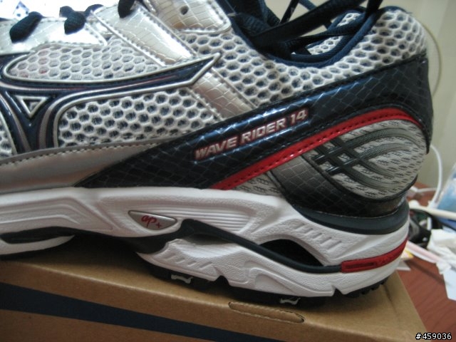 [只有圖的開箱文] Mizuno Wave Rider 14