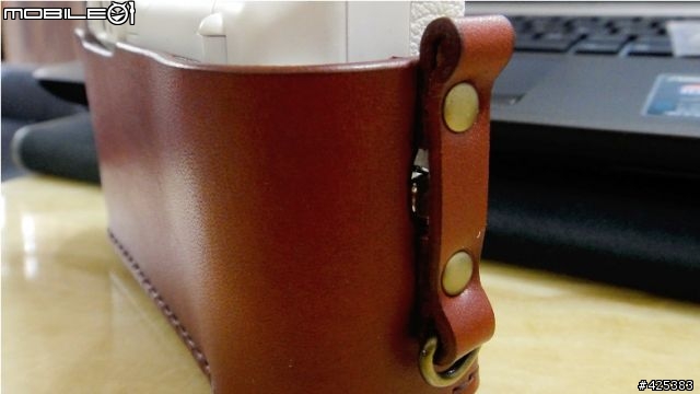 [分享] 相機皮套與相機揹帶 For Fujifilm Natura Classica White