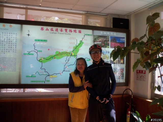 一個人一台車，另外50%的環島