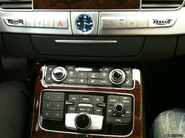 受困五指山  audi車鎖 30秒內快速解鎖!?(補之前new a8圖)