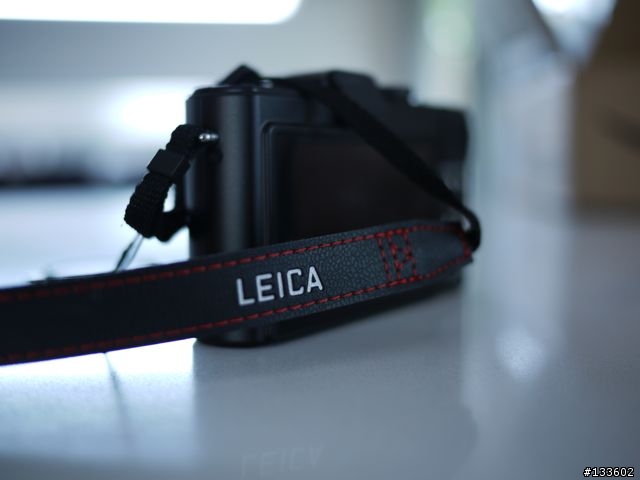 [分享] 我的第一台小可樂標 LEICA D-LUX5 (同場加映與女友一號合照)
