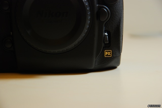 2010.12.09更新「開箱D700」就是要兩個零! 不多也不少 D700
