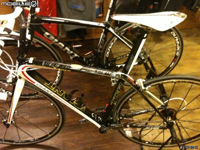 限量一級車架也組好了,SRAM RED 11-28一體式飛輪,MAVIC一級輪組