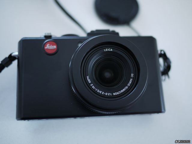 [分享] 我的第一台小可樂標 LEICA D-LUX5 (同場加映與女友一號合照)