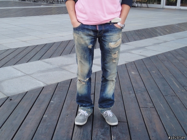 超不專業分享~~DSQUARED2  Ripped Jeans 實穿圖