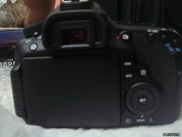 [新手開箱]60D+ 18-135mm KIT~馬來西亞開箱!