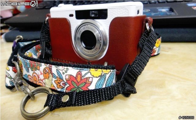 [分享] 相機皮套與相機揹帶 For Fujifilm Natura Classica White