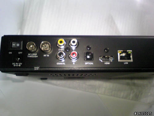 開箱 - DB300 支援HD、影片播放的數位電視接收器