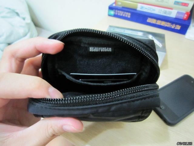 敗家分享-iPhone4 x Head Porter - Black Beauty Pouch