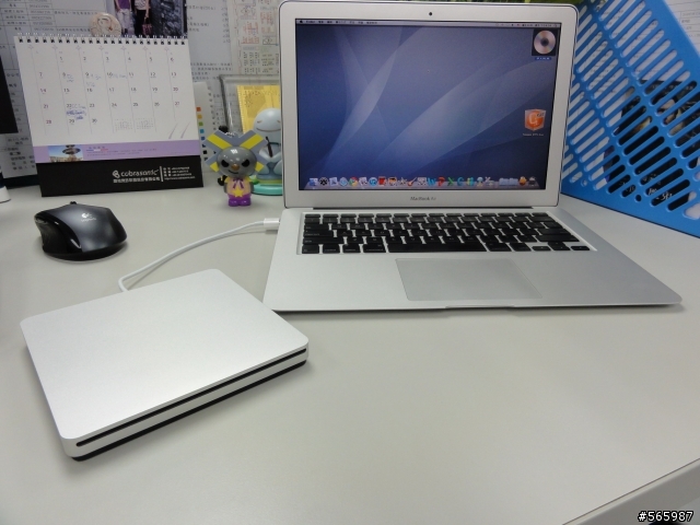 MacBook Air SuperDrive 極簡開箱