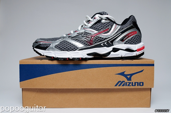 (開箱分享)低調的奢華Mizuno Wave Rider 13