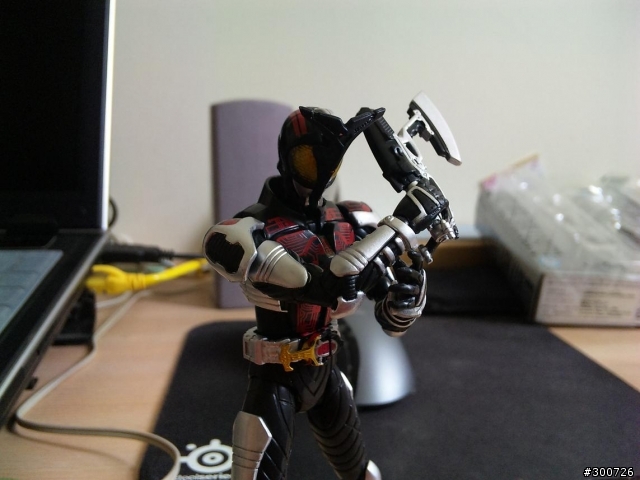 【開箱】S.H.Figuarts Masked Rider Dark Kabuto 暗兜
