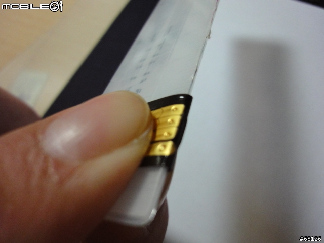 第二發＠把"行動電話薄膜悠遊卡"裝到"iPhone4"及"3Gs"，不負任何責任DIY教學～！