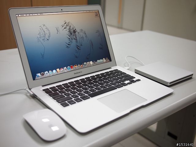 Macbook Air 13吋,開始使用文