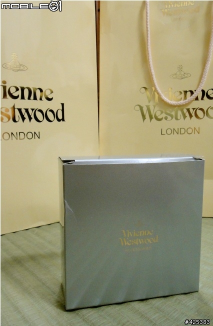 [分享] Vivienne Westwood & Coach 小物 (補上襯衫實穿圖, 手機拍攝, 畫質差)