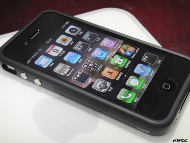 [小開箱]~IPHONE4原廠Bumper~