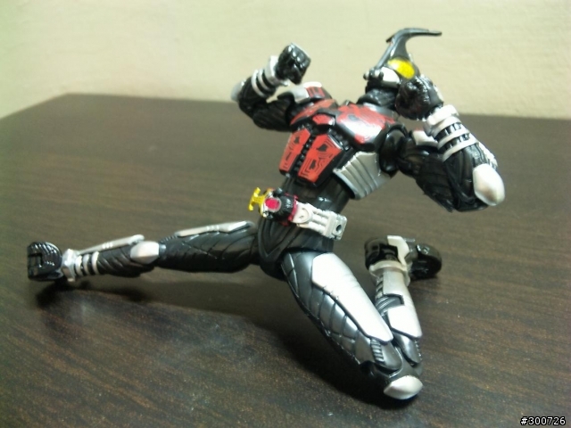 【開箱】S.H.Figuarts Masked Rider Dark Kabuto 暗兜