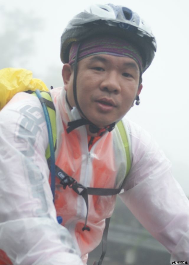 2010 環化賽   楓竹路 爬坡路段  雨 霧 汗水 混和的爬坡