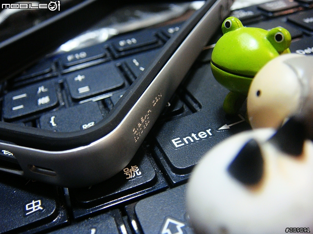 [開箱文]SGP NEO HYBRID EX Series for iphone4-Satin Silver（圖不少）