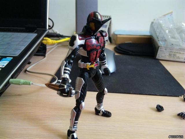 【開箱】S.H.Figuarts Masked Rider Dark Kabuto 暗兜