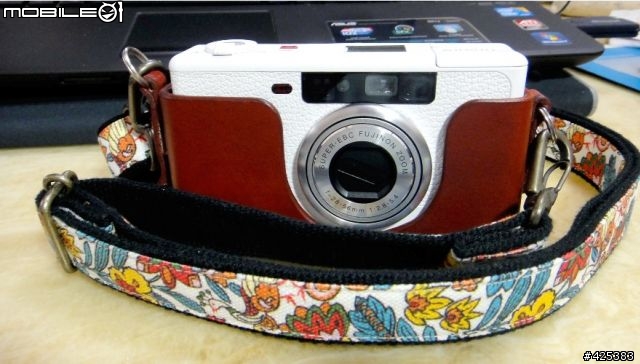 [分享] 相機皮套與相機揹帶 For Fujifilm Natura Classica White