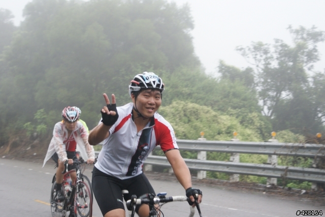 2010 環化賽   楓竹路 爬坡路段  雨 霧 汗水 混和的爬坡