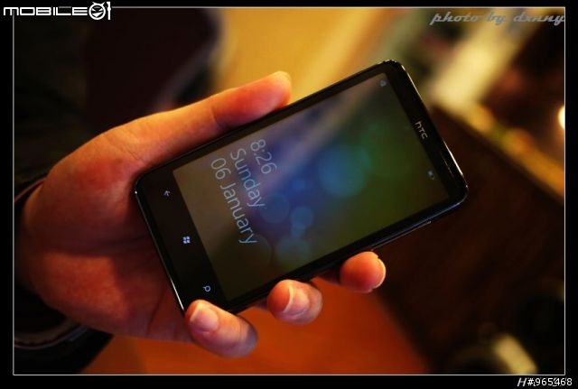 [HTC] HD7 朋友開箱代PO文 第一彈!