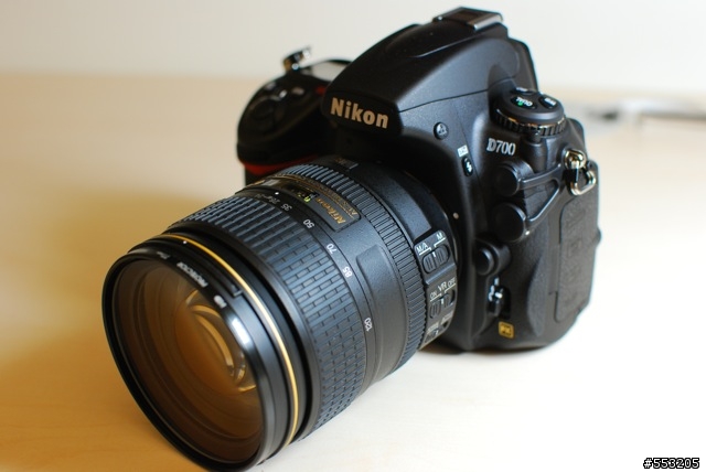 2010.12.09更新「開箱D700」就是要兩個零! 不多也不少 D700
