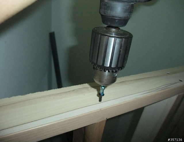 DIY 系統櫃廢料變樓梯轉角凹處簡易鞋架