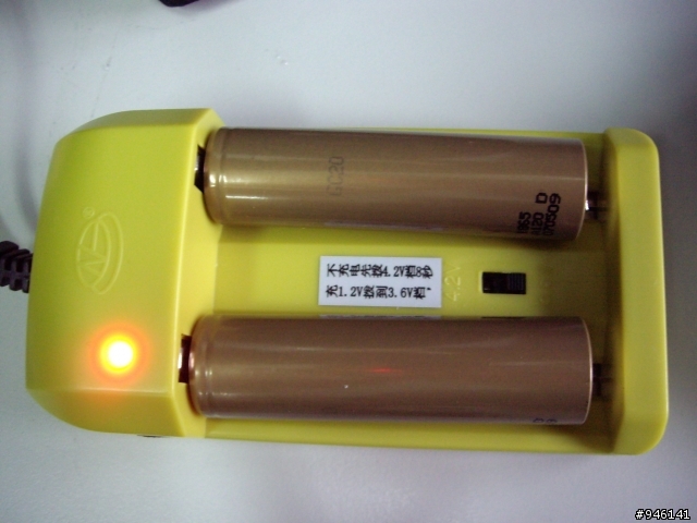 號稱CreeQ5的頭燈配鋰鐵電池開箱文