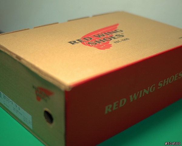 【開箱】第一次的接觸...Red Wing 8131..