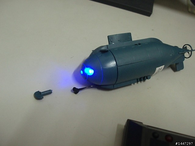 [開箱]微型遙控潛水艇