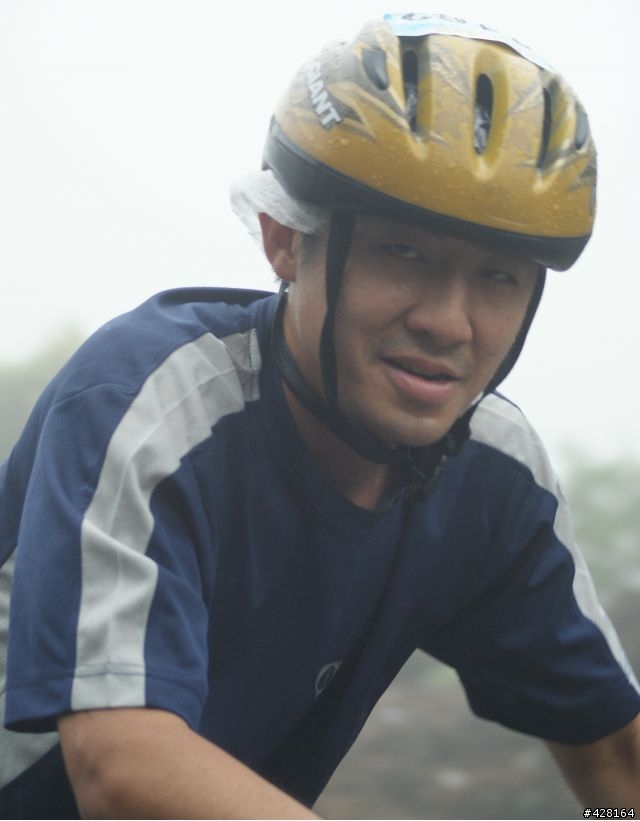 2010 環化賽   楓竹路 爬坡路段  雨 霧 汗水 混和的爬坡