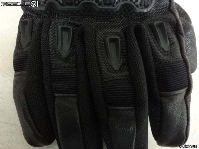 [開箱] ICON  Patrol Waterproof Glove 冬季防水防寒防摔手套