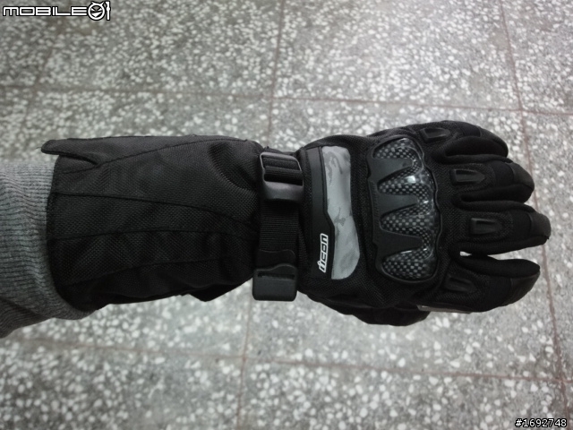 [開箱] ICON  Patrol Waterproof Glove 冬季防水防寒防摔手套