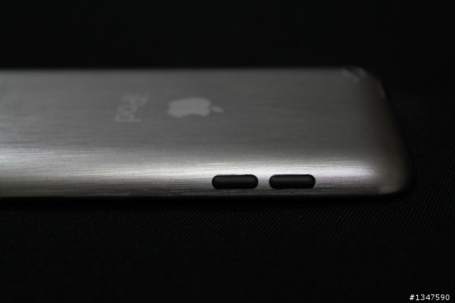 【分享】iPOD touch4 包膜-髮絲紋