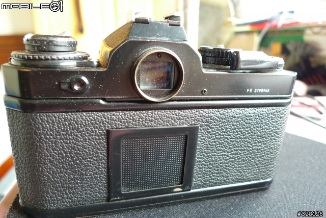 請問NIKON的底片老相機？(補圖補發問）