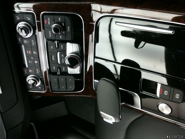 受困五指山  audi車鎖 30秒內快速解鎖!?(補之前new a8圖)