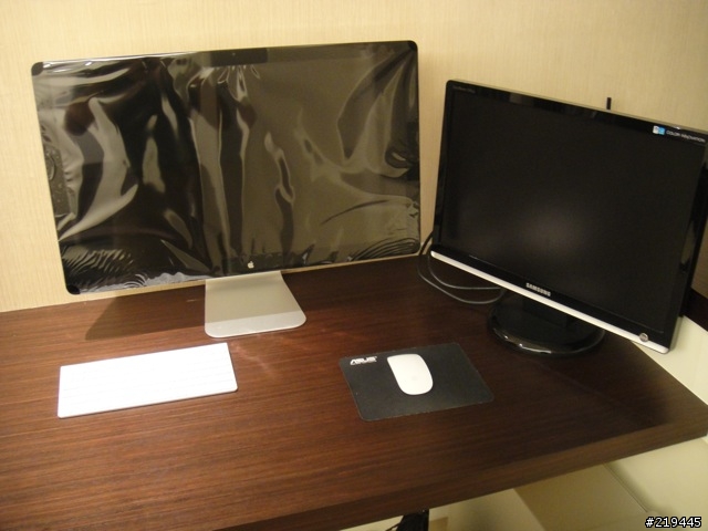 2010 Mac Pro & 27吋 Apple LED Display 簡單開箱