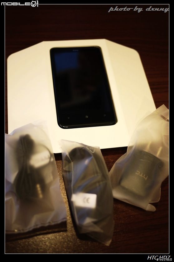 [HTC] HD7 朋友開箱代PO文 第一彈!