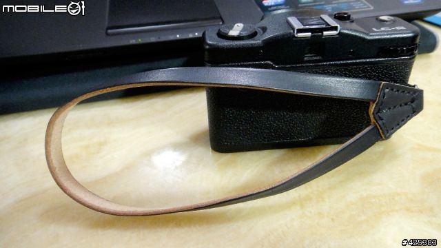[分享] 相機皮套與相機揹帶 For Fujifilm Natura Classica White
