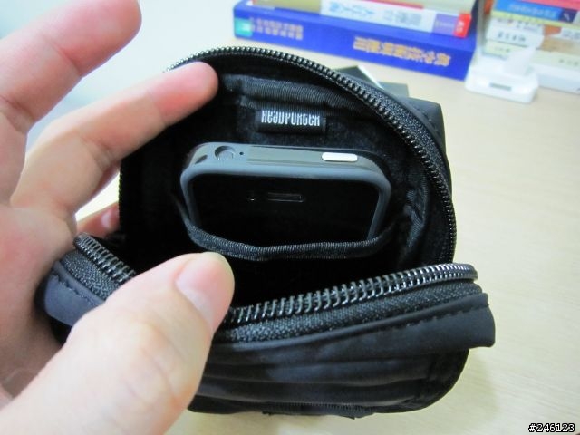 敗家分享-iPhone4 x Head Porter - Black Beauty Pouch