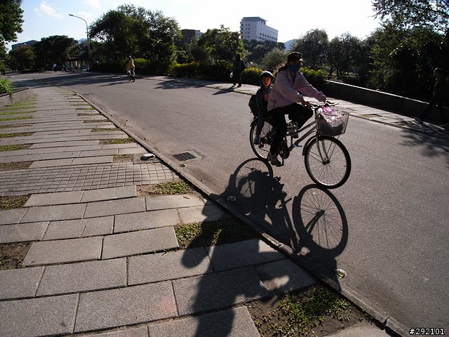 DC也辦的到~等距18mm超廣視野 Part II (GX100 + Nikon NH-WM75 )