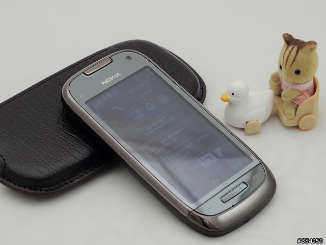 [分享] NOKIA C7 + 精美小禮物 +GEORG JENSEN手機座