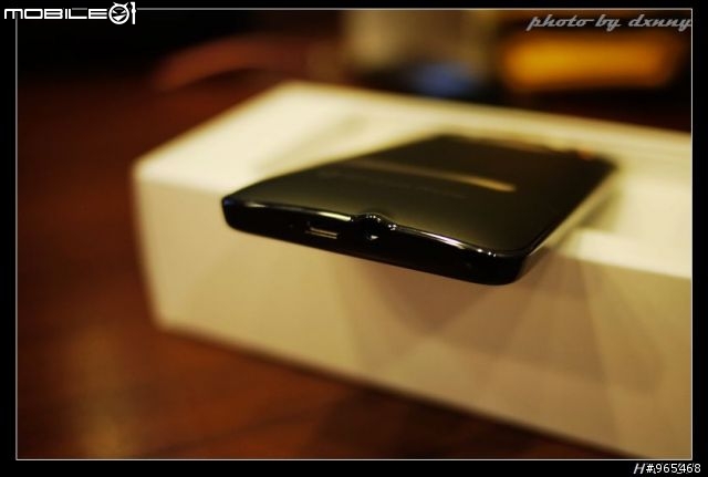 [HTC] HD7 朋友開箱代PO文 第一彈!