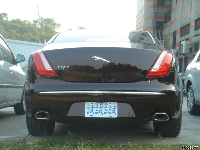 彰化拍到的英國車XJL