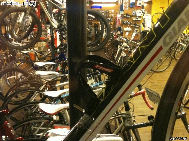 限量一級車架也組好了,SRAM RED 11-28一體式飛輪,MAVIC一級輪組