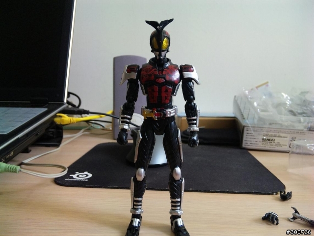 【開箱】S.H.Figuarts Masked Rider Dark Kabuto 暗兜