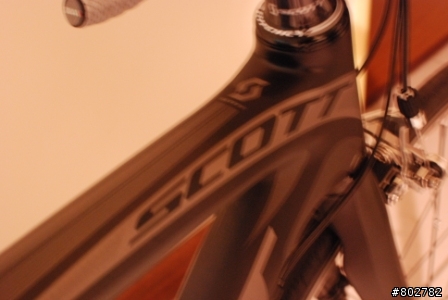 低調再低調灰炭車 2011 SCOTT R1